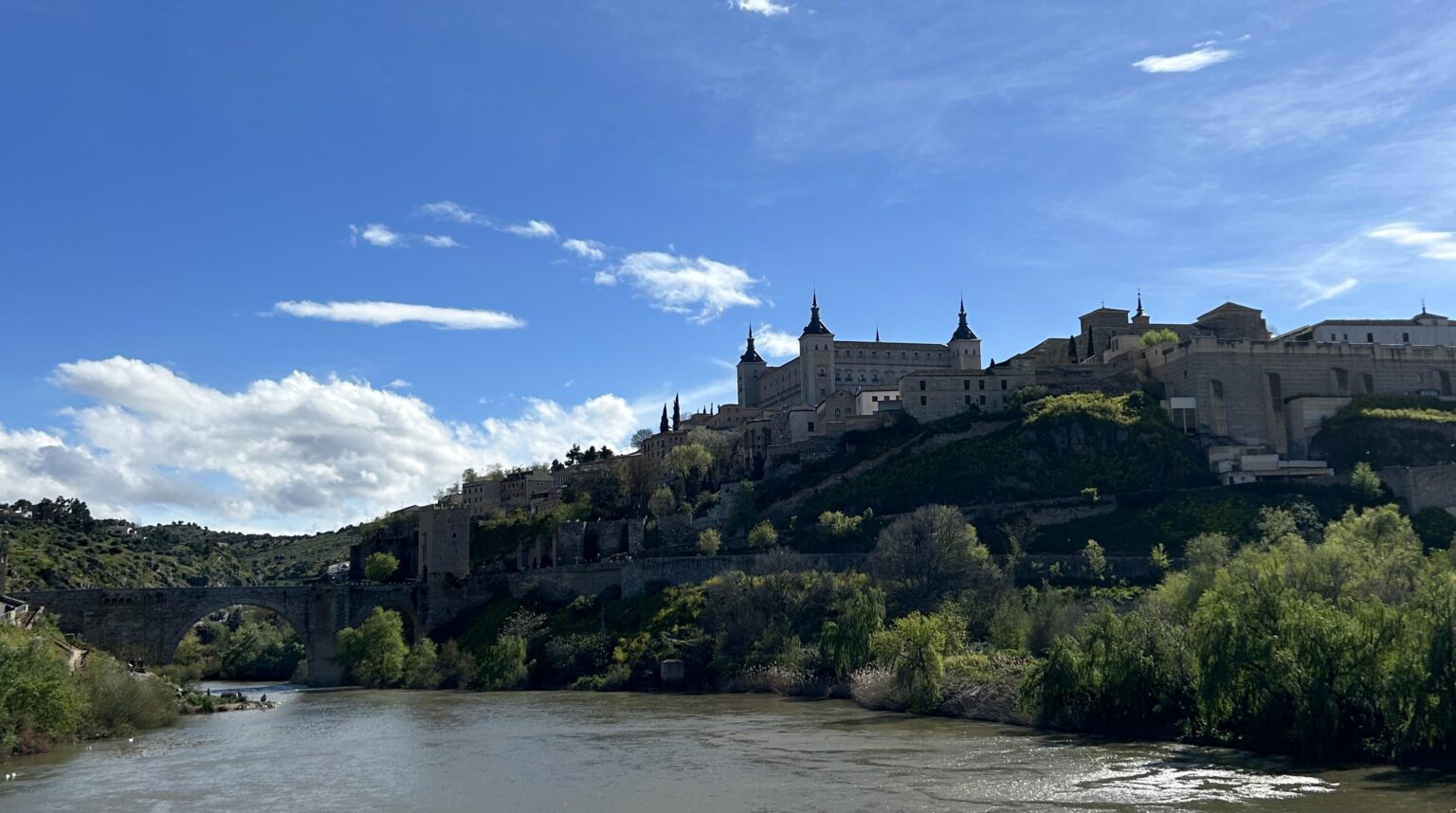I think I got the best angle for a Toledo photo