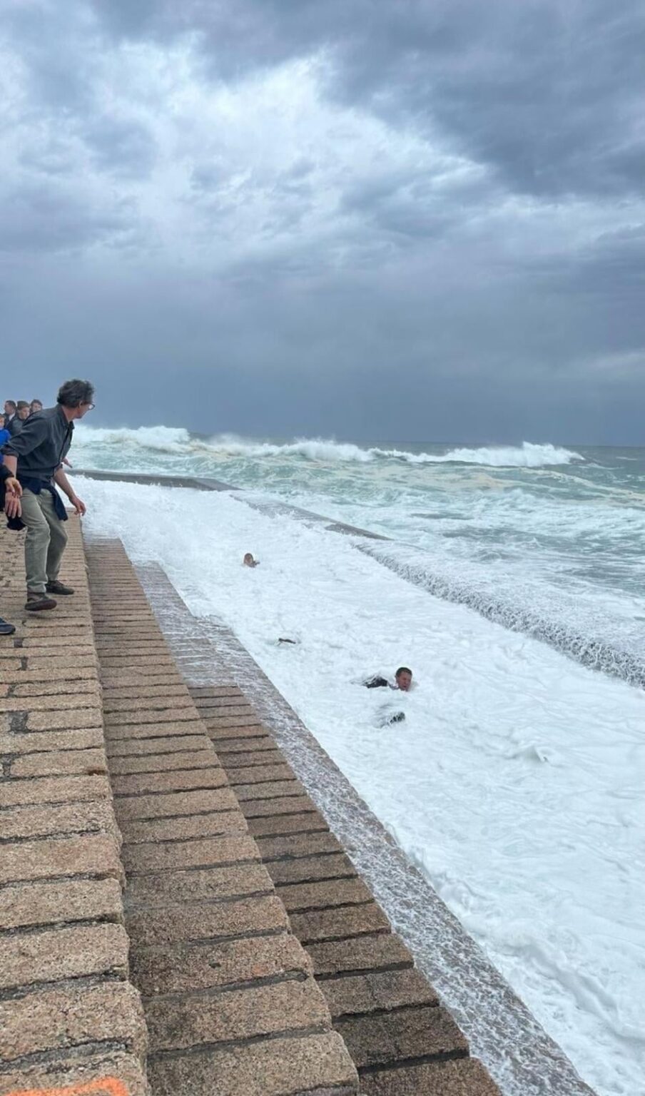 Wind Comb during Storm Nelson
