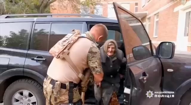 A 98-year-old woman left the occupied part of Ocheretino on foot. Lidia Stepanivna walked the entire front under fire, covering more than 10 km. Without food and water, she held on to two sticks and fell several times without strength. All for the sake of reaching Ukraine-controlled territory