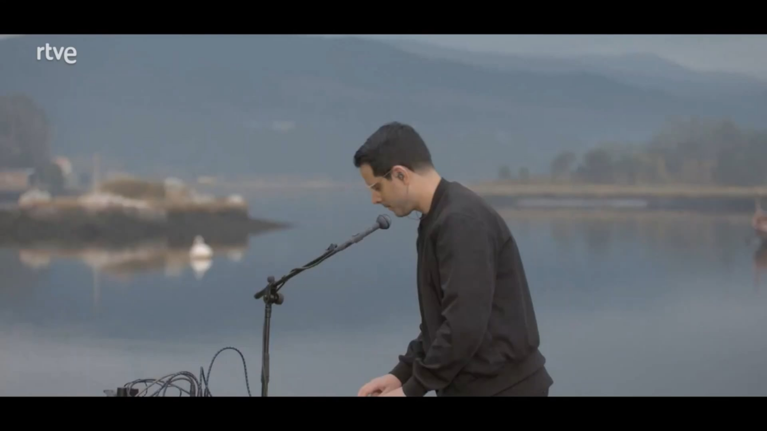 Galician artists Baiuca, Xosé Lois Romero and Aliboria + the resistance of Galician music/dance/language to monoculturalism and monolingualism (with English subtitles)