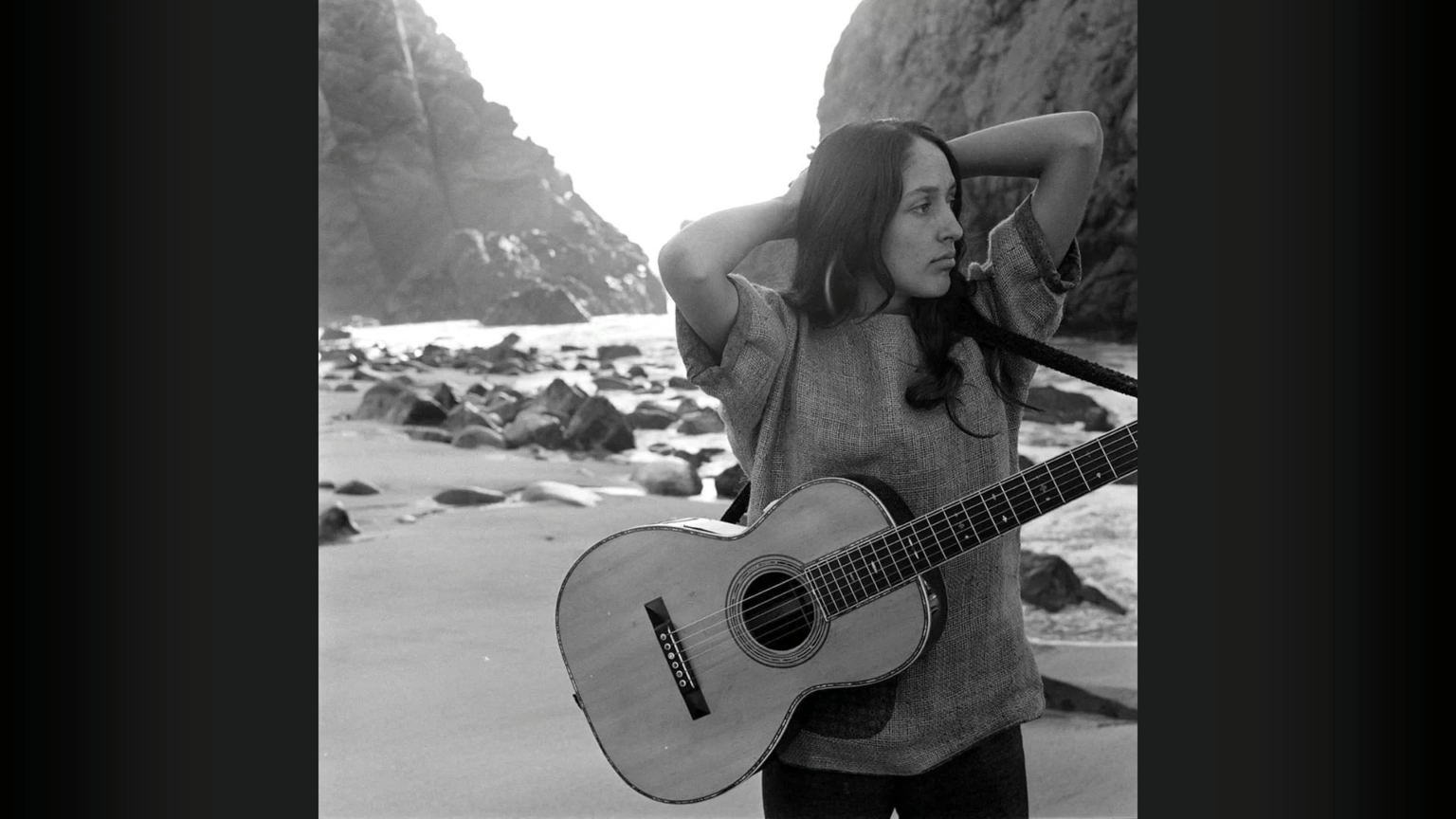 In 1988, American folk queen Joan Baez sang “Txoria txori” to a packed Basque audience in Bilbo. It is probably the most famous song in the Basque language and is often considered within the Basque Country to be its de facto national anthem. In 1988, American folk queen Joan Baez sang "Txoria txori" to a packed Basque audience in Bilbo. It is probably the most famous song in the Basque language and is often considered within the Basque Country to be its de facto national anthem.