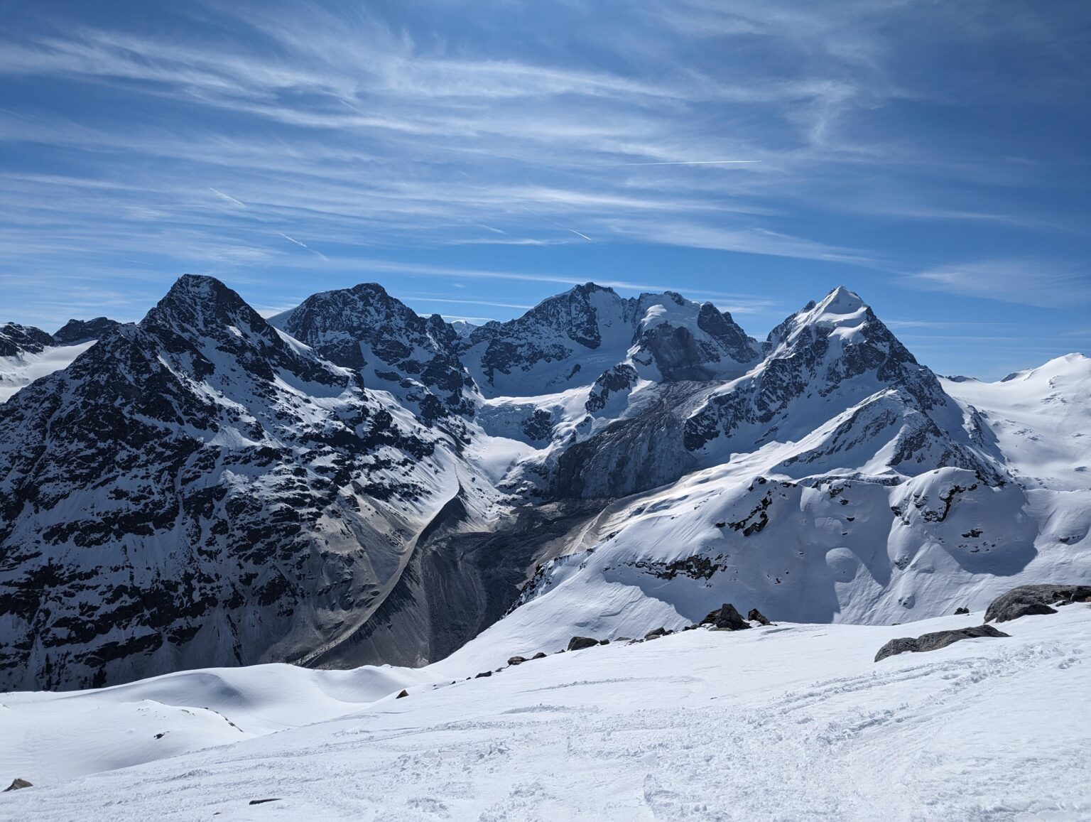 Rockslide at Piz Bernina (piz Scerscen) Rockslide at Piz Bernina (piz Scerscen)