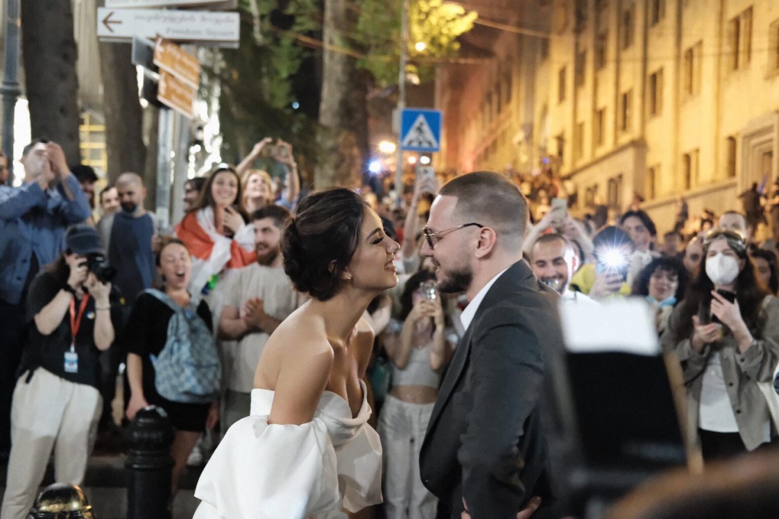 Wedding at demonstration 🇬🇪🇪🇺