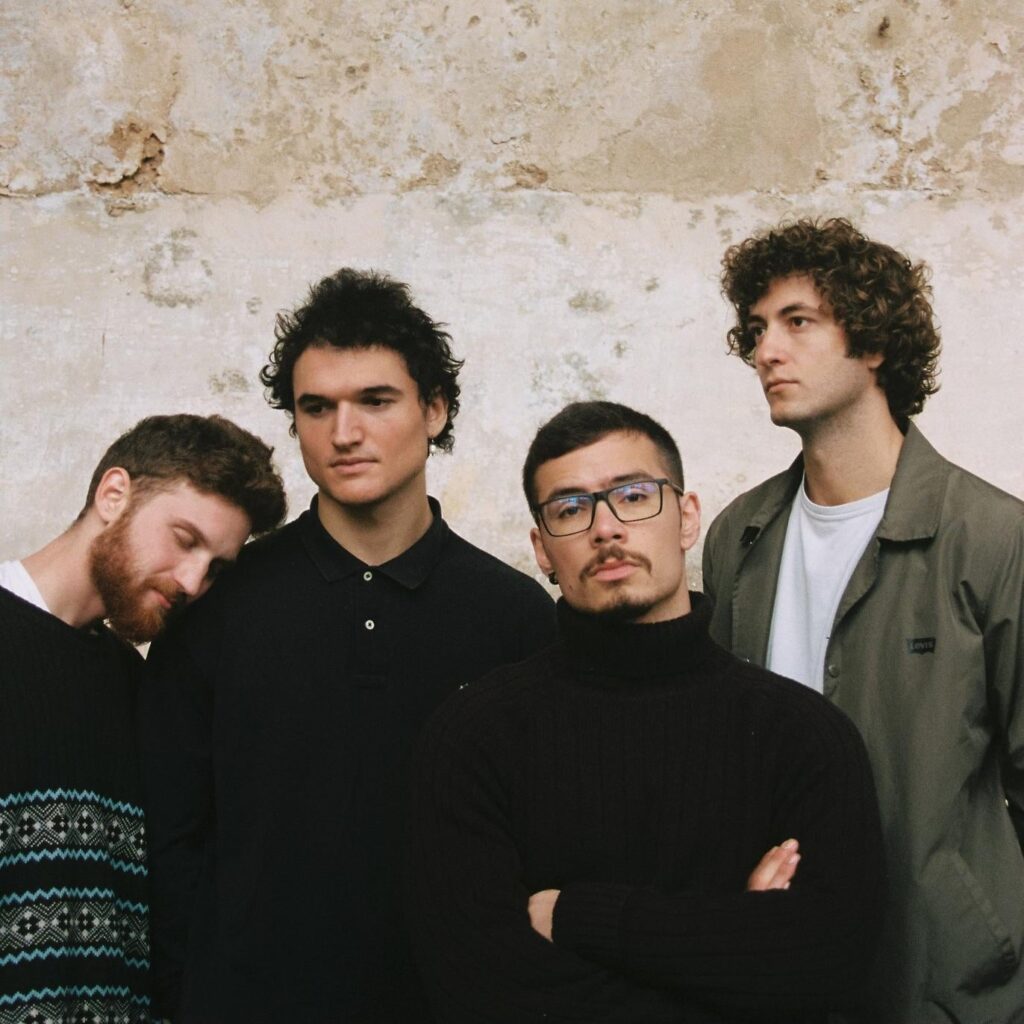 Tomorrow at 19:30/20:00 Spanish time, the Valencian band Bernal will do an AMA on r/independentspain for all of you :)