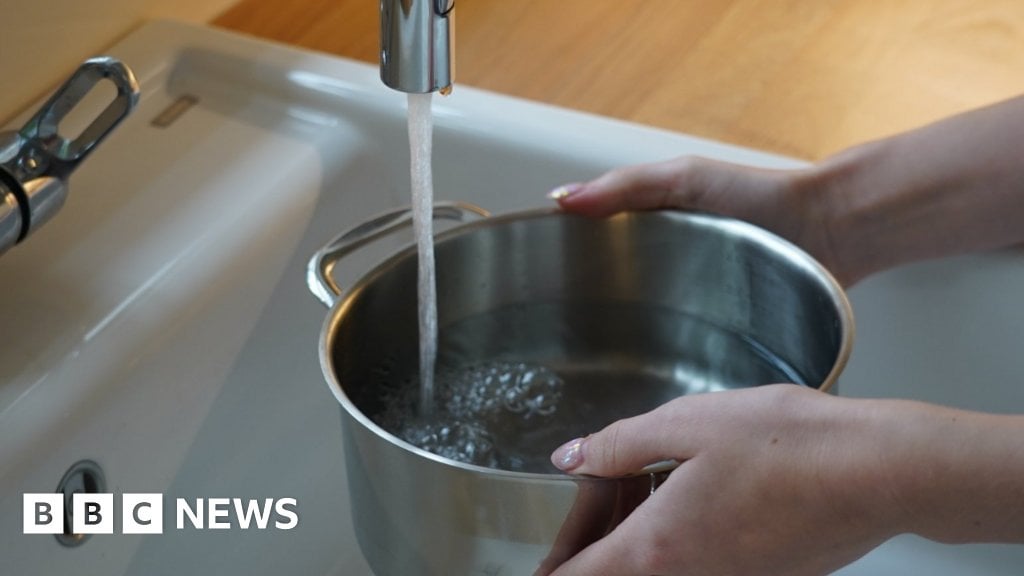 'Boil water' warning after confirmed disease cases - BBC News