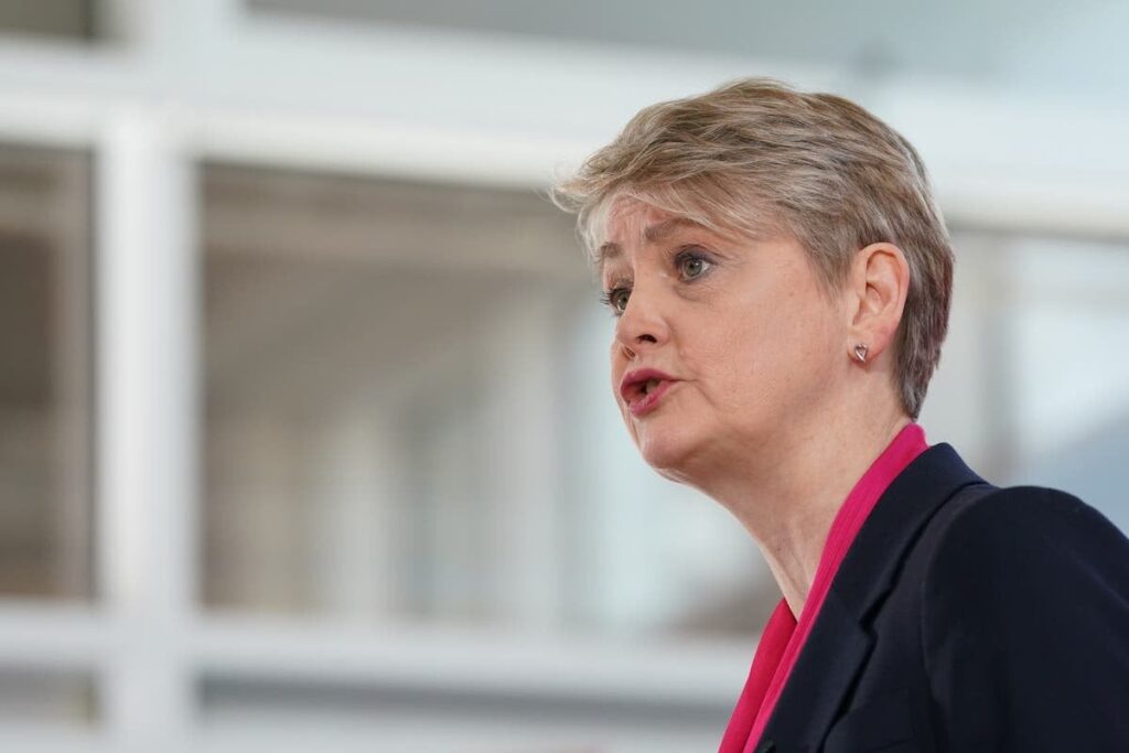 Labour to ‘take back streets from thugs and thieves’ with more police in communities
