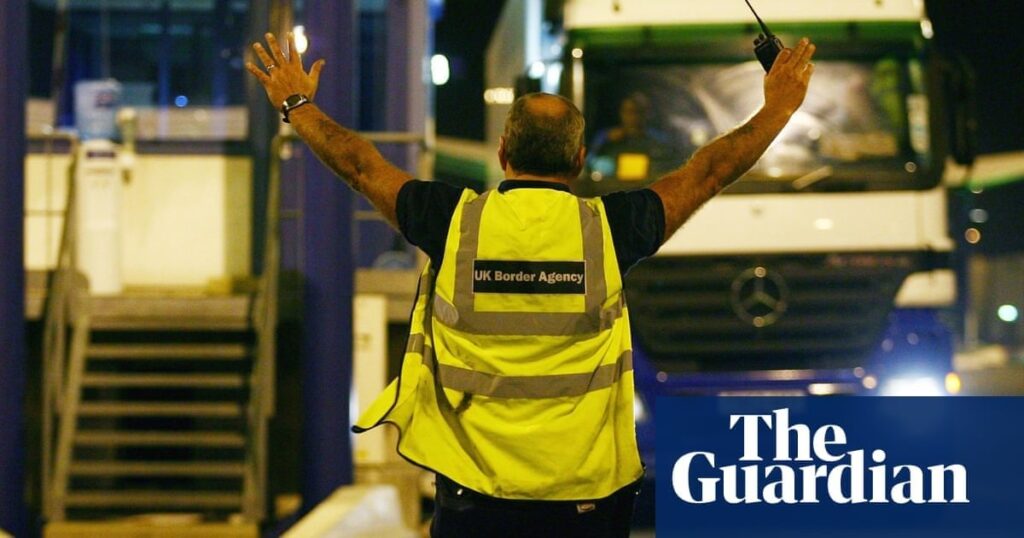 Post-Brexit border checks forecast to cost UK £4.7bn, says NAO