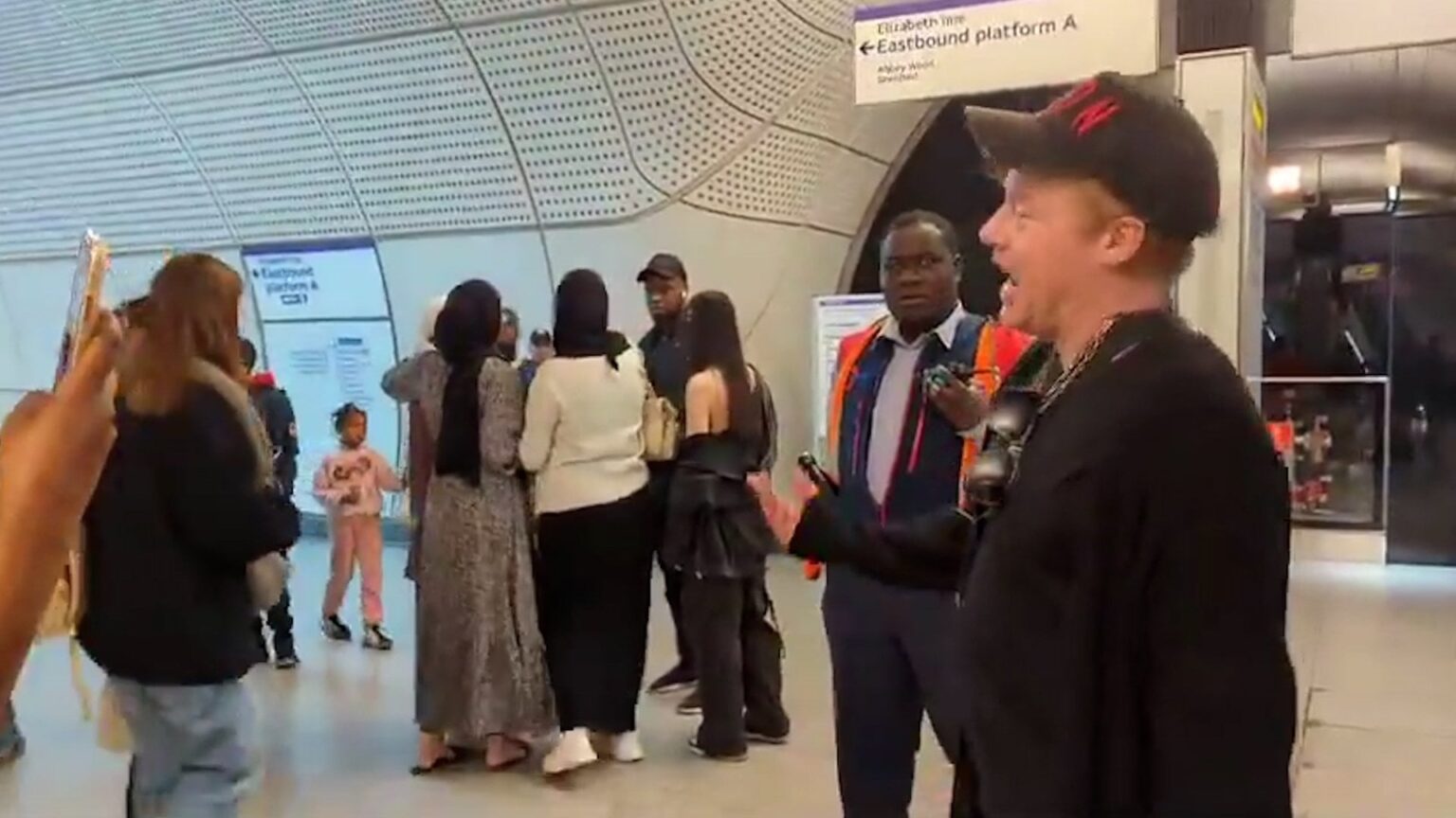 ‘Israeli soldier’ arrested for anti-Muslim abuse in UK
