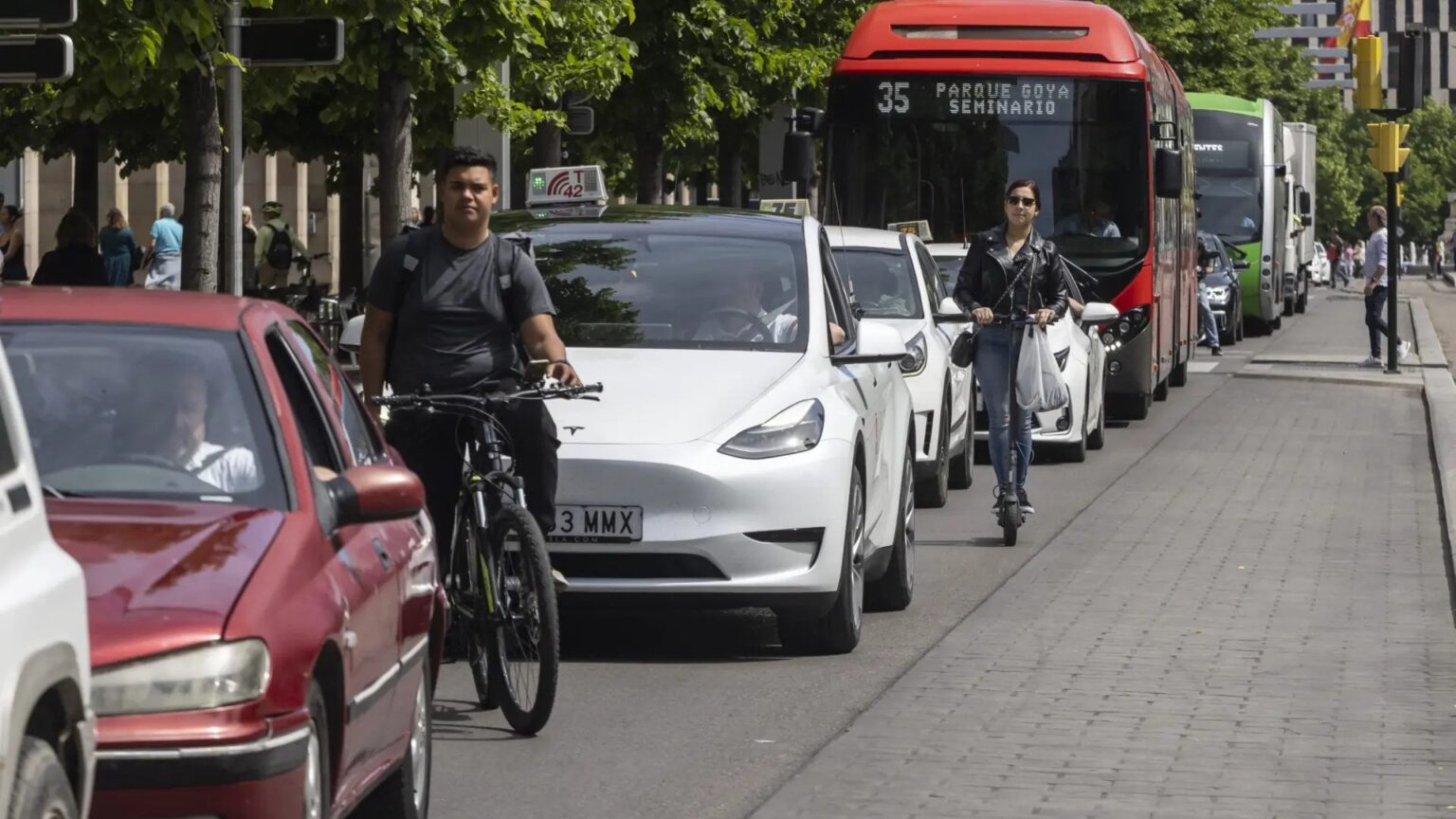Cycling in Zaragoza, Spain, to become pay-to-ride this summer due to insurance mandate. Spanish police may be authorized to tow uninsured bikes Cycling in Zaragoza, Spain, to become pay-to-ride this summer due to insurance mandate. Spanish police may be authorized to tow uninsured bikes