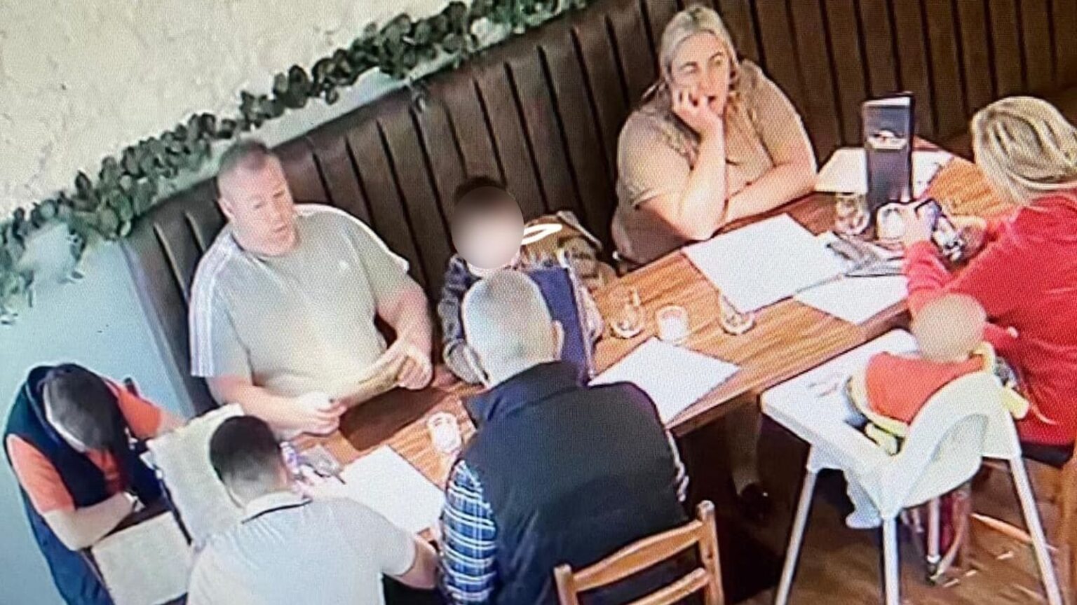 'Dine and dash' pair who left restaurants without paying bills worth £1,000 are jailed | UK News