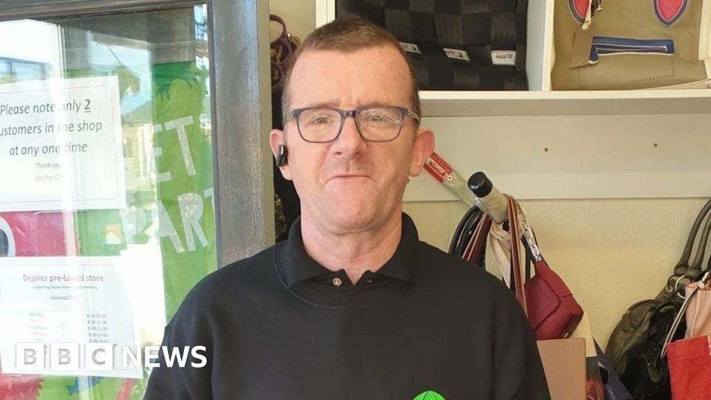 'Hero plumber' has citizen award rescinded
