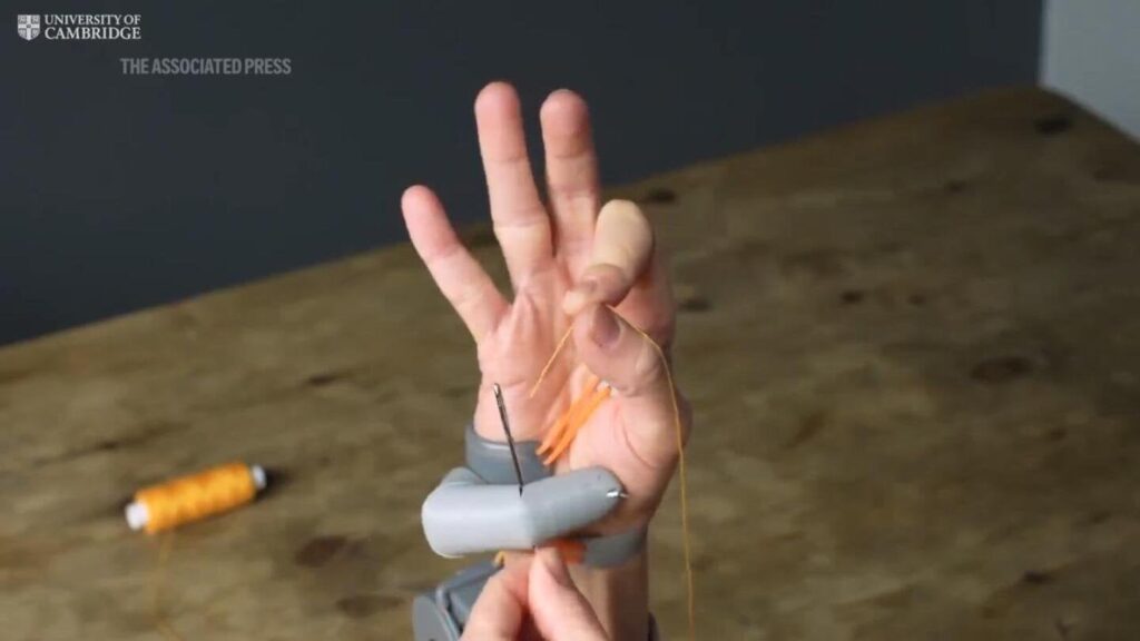Robotic ‘Third Thumb’ helps perform challenging tasks single-handedly