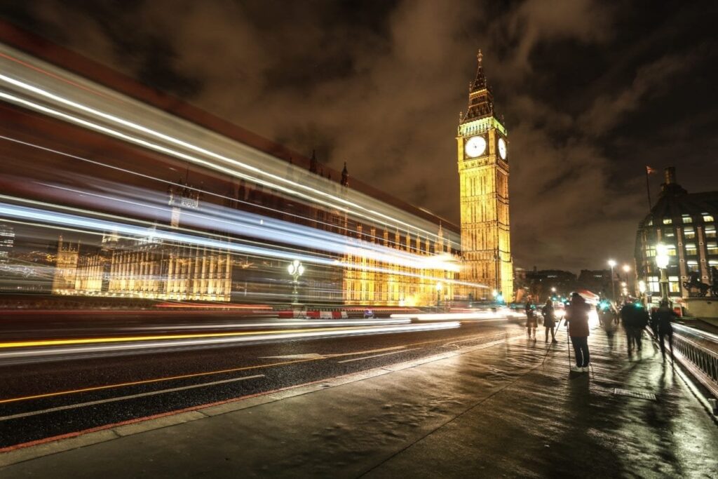 Government to lift ban on direct debit card gaming machine use