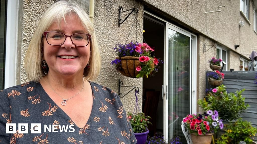Housing and rent - how generation feels it was 'sold a lie' - BBC News