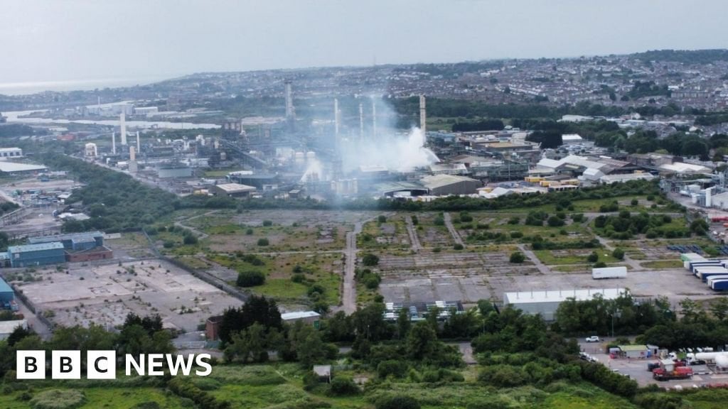 Vale of Glamorgan: Windows closure order after chemical incident