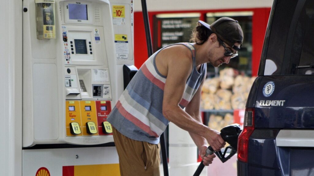New vehicles sold in the U.S. will have to average 38 miles per gallon in 2031 in real-world driving, up from about 29 mpg this year, under new federal rules unveiled Friday New vehicles sold in the U.S. will have to average 38 miles per gallon in 2031 in real-world driving, up from about 29 mpg this year, under new federal rules unveiled Friday