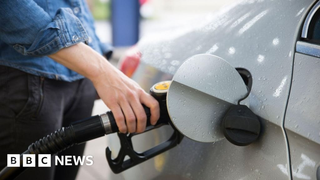 Petrol prices: UK drivers being overcharged, says RAC