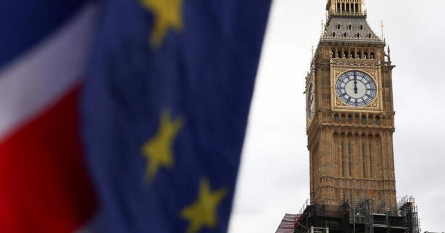 Only 24% of Britons think country should be outside EU, report finds
