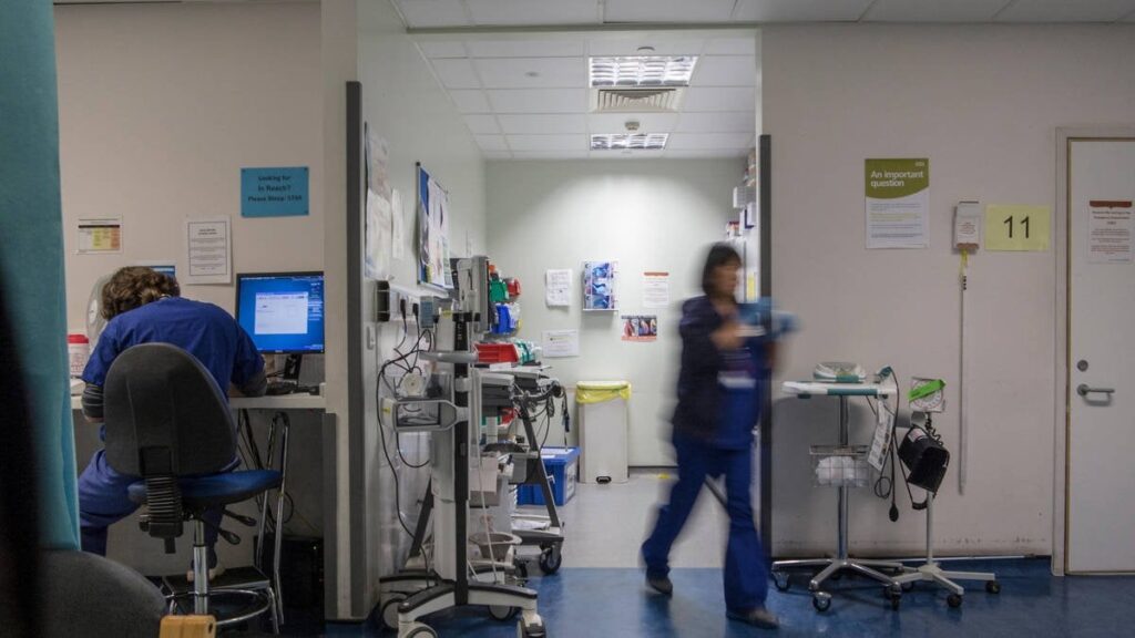 'Cut-price doctor' physician associates and anaesthesia associates acting illegally in 1/8 hospital trusts... - LBC