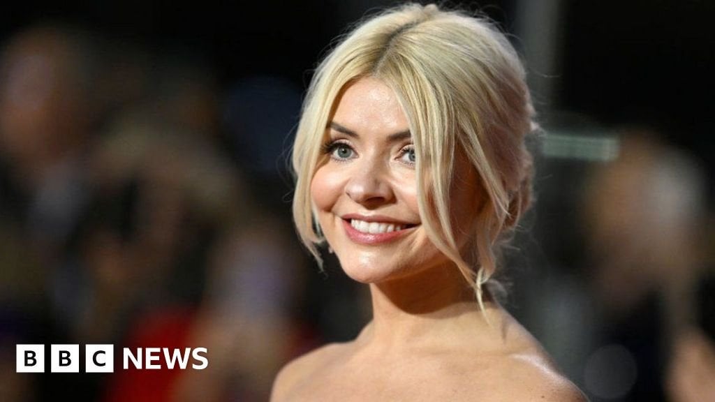 Holly Willoughby targeted by kidnap, rape and murder plot - court - BBC News