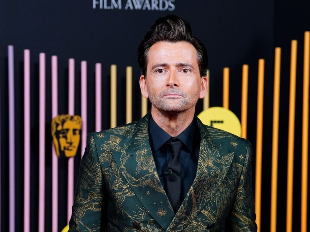 Sunak hits out at Doctor Who star Tennant over criticism of equalities minister