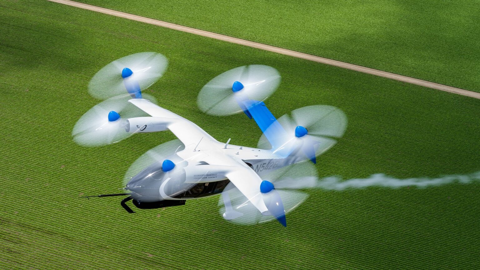 A hydrogen-powered air taxi flew 523 miles emitting only water vapor