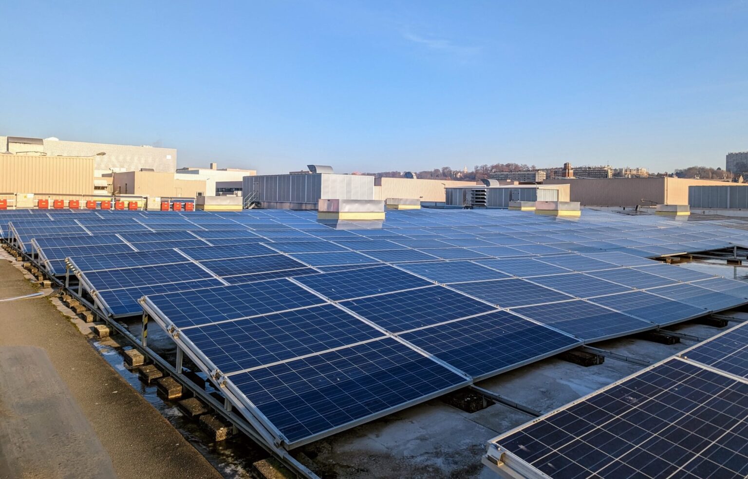 Cheap solar panels and a generous feed-in tariff boosts German commercial roof-top solar 81%