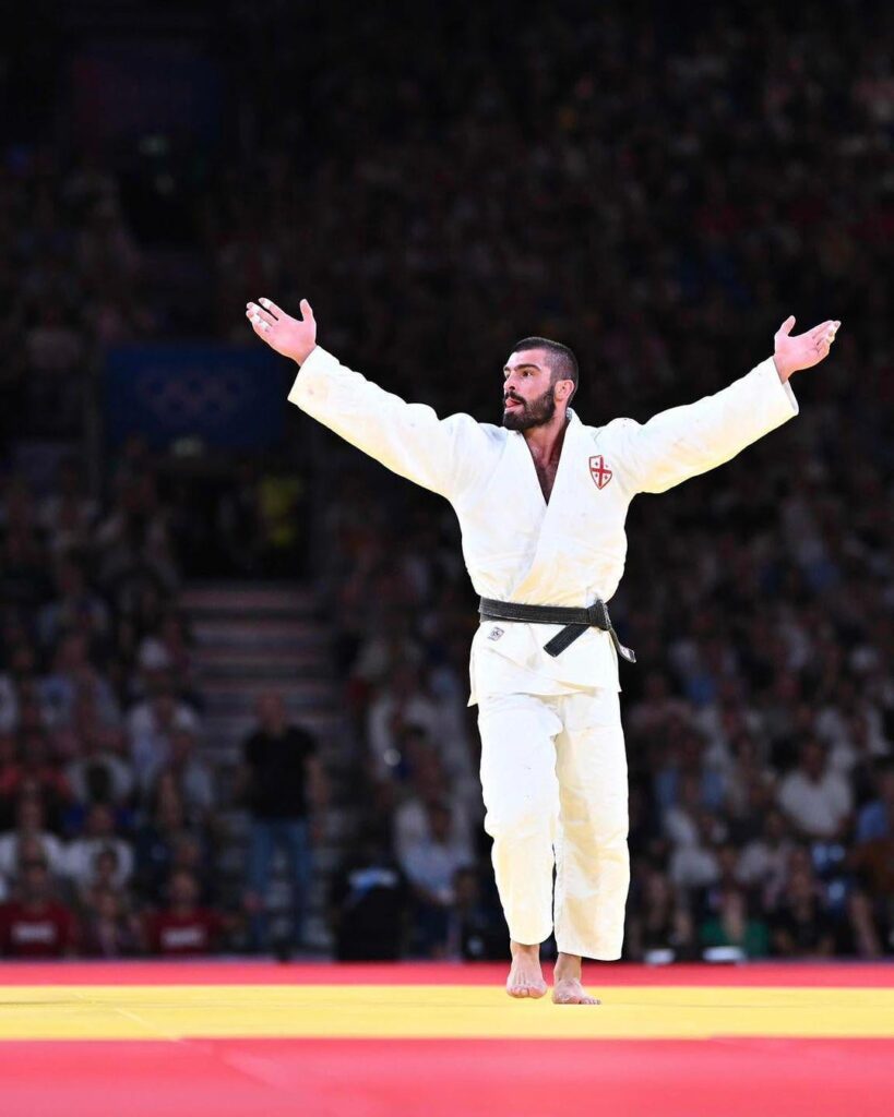 🥈🇬🇪 Tato Grigalashvili wins the silver medal in men's 81 kg event in Judo at the Olympics