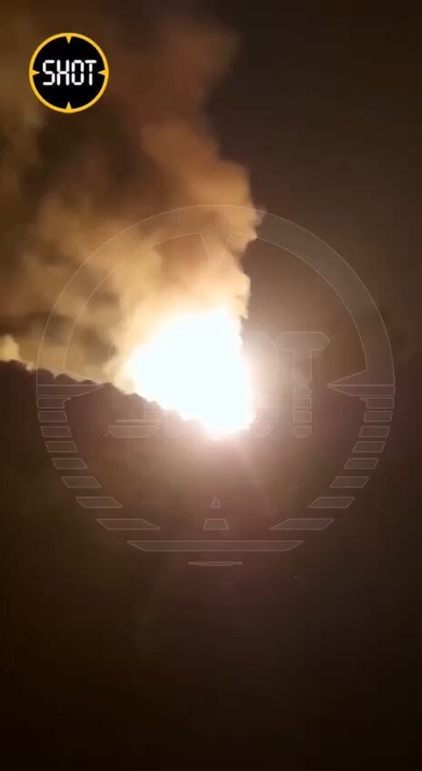 Clarifications and more videos! The explosion of the gas pipeline took place between the two villages of #Maly Mayak and #Vynogradne near #Alushta - now it is the #Yalta district. The gas main could not withstand the hot operating conditions. It is still impossible to extinguish the flame :)