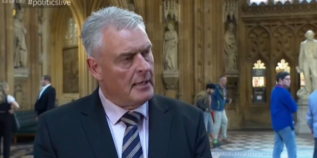 Reform's Lee Anderson Applauds Police Involved In Shocking Manchester Airport Arrest Video