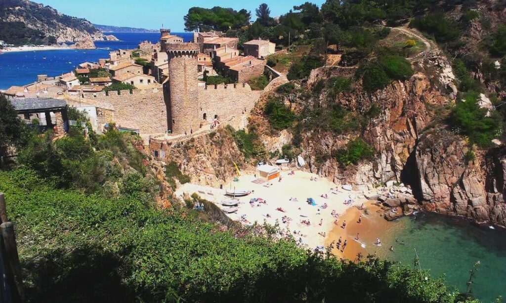 Girona, Tossa De Mar, Olives🫒  and Vermouth🍷 on the beach🏖️