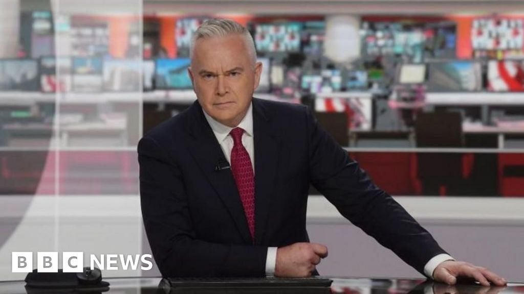 Huw Edwards: BBC starts removing former newsreader from archive