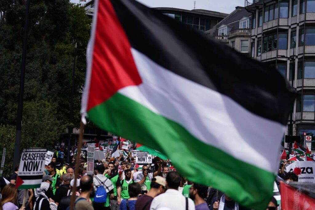 Pro-Palestine demonstrators accused of antisemitism after protesting outside Fiddler on the Roof