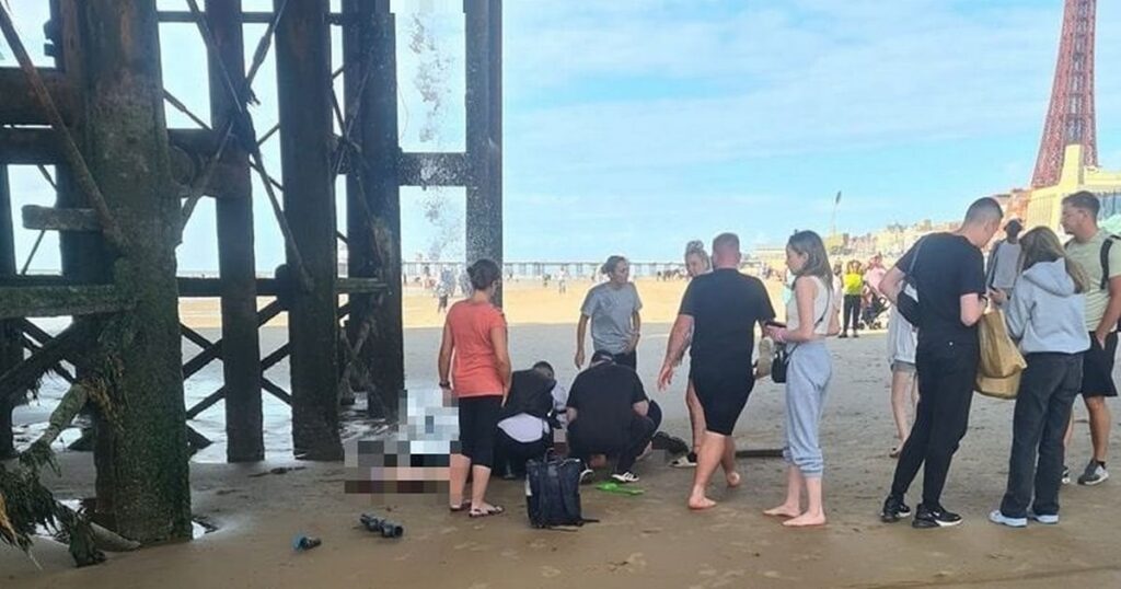 ‘I heard a thud’: Horror as woman plunges through hole in Blackpool pier onto beach below 'I heard a thud': Horror as woman plunges through hole in Blackpool pier onto beach below