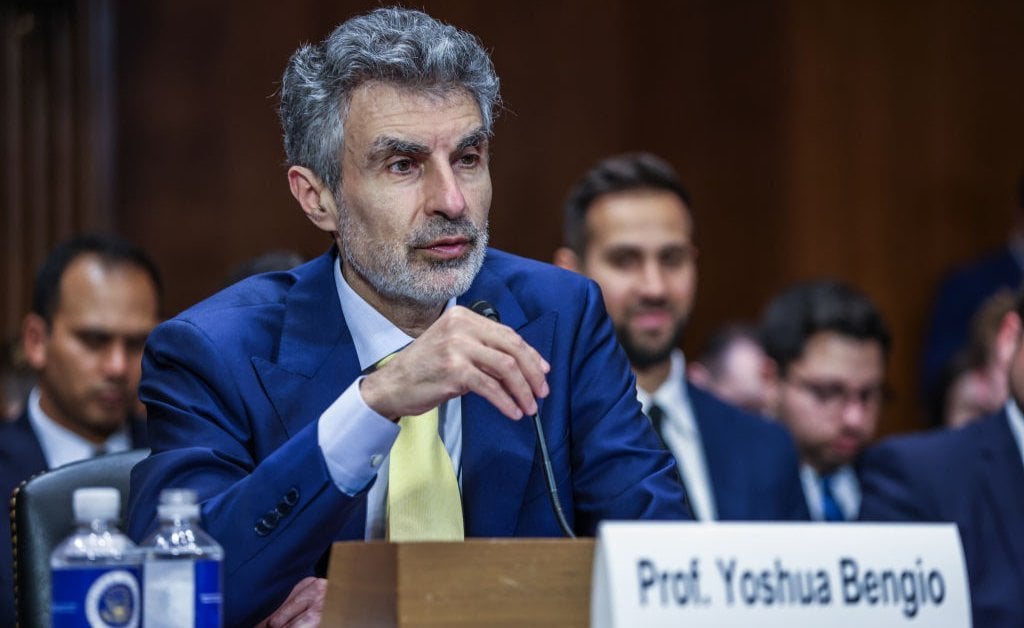Renowned Experts Pen Support for California’s Landmark AI Safety Bill | “There are fewer regulations on AI systems that could pose catastrophic risks than on sandwich shops or hairdressers“