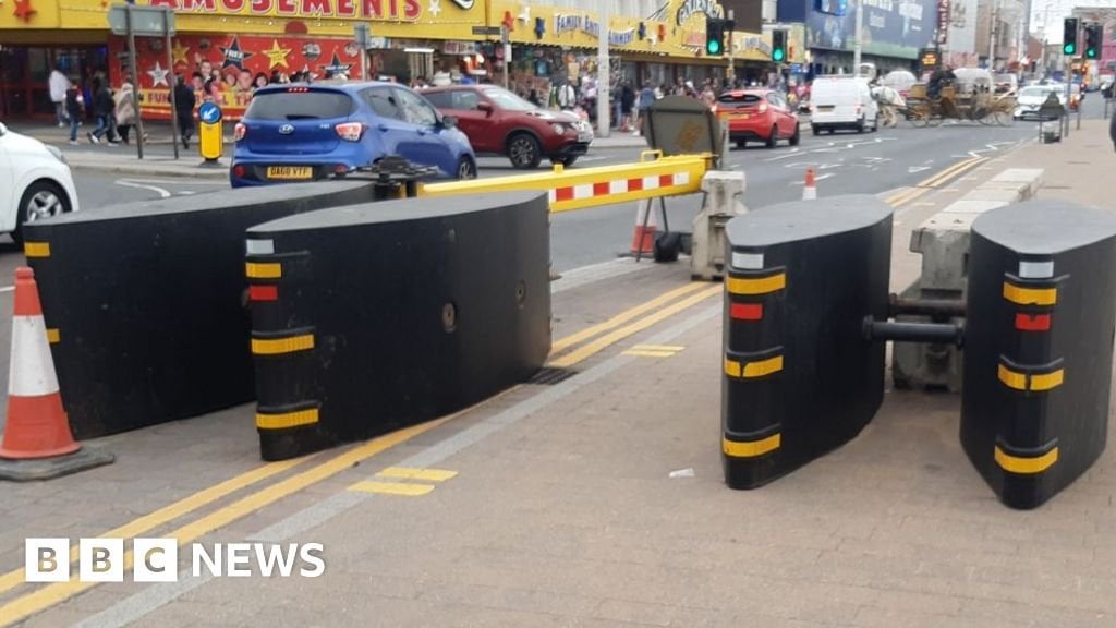 Safety barriers installed before Blackpool Illuminations switch-on