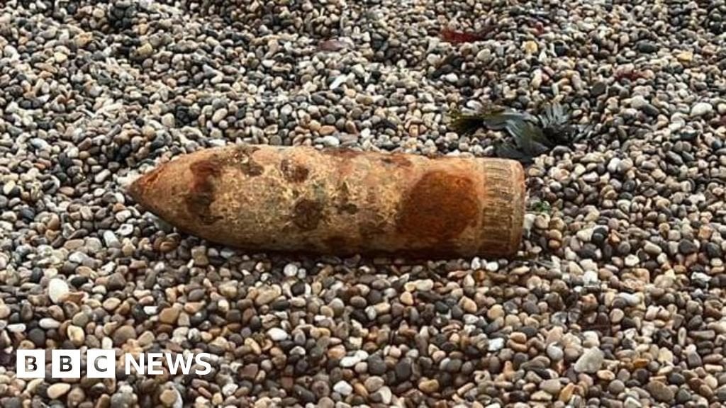 Suspected bomb on Beer beach washed out by tide
