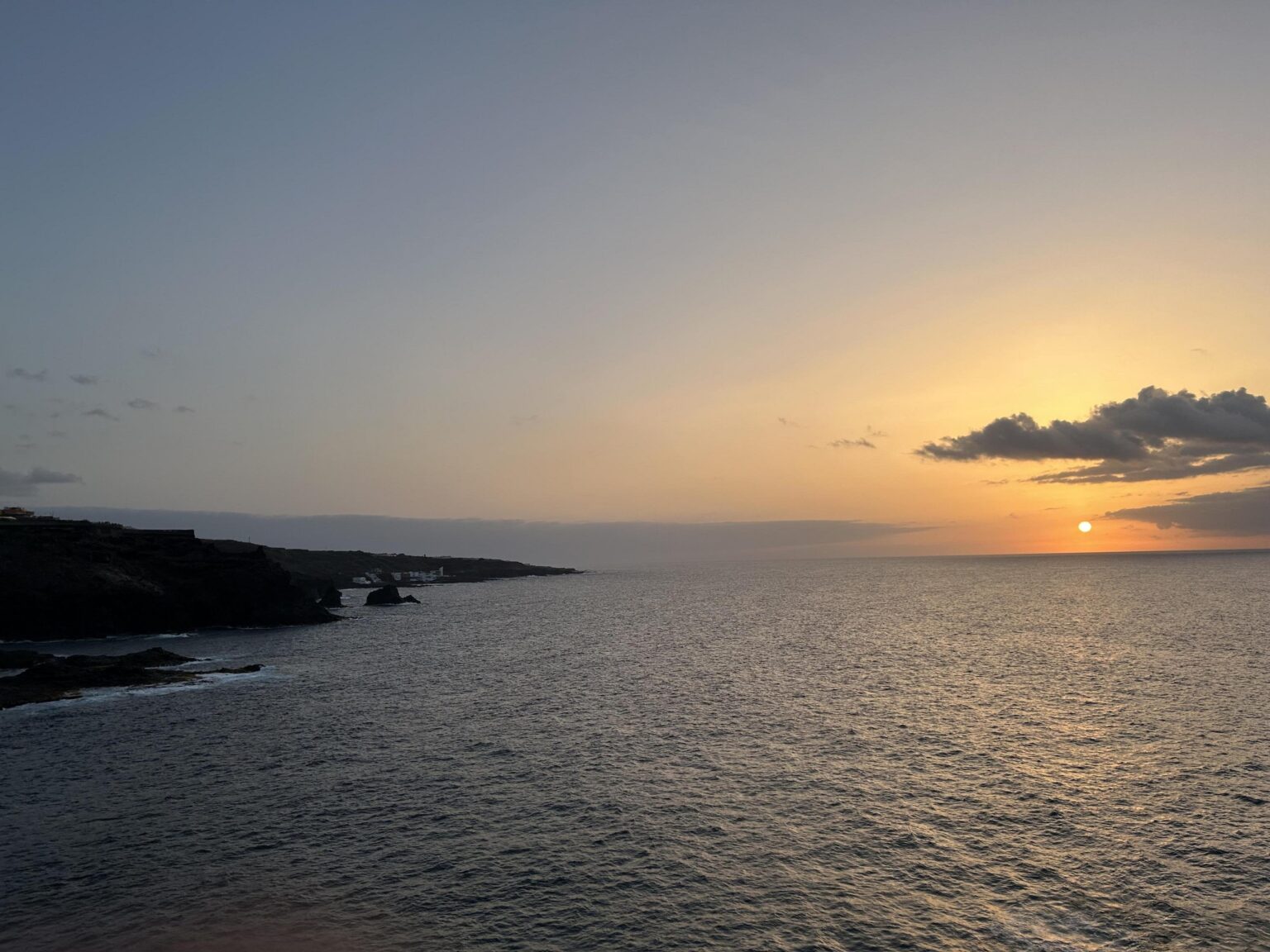 I see the sunrise in Murcia and I go up with a sunset in Bajamar, Tenerife