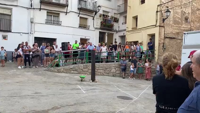 Keep your Olympics. In Cascante del Río, Teruel, there is a much cooler sport