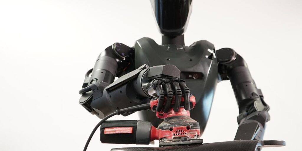 Alex - Boardwalk Robotics introduce 'safer' humanoid without legs.