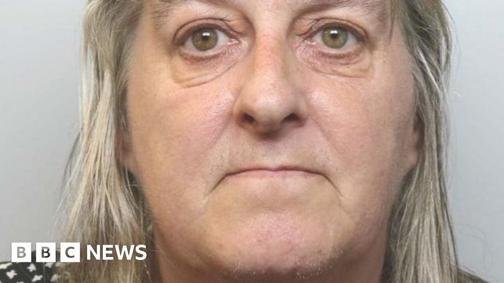 Mosque explosion threat woman jailed over Facebook post - BBC News