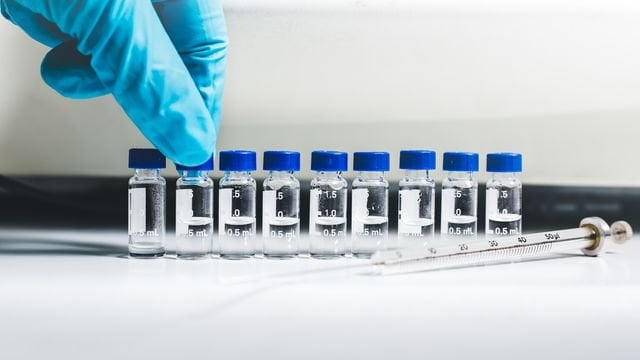 Potential Vaccine and Treatment Developed for Flu and Coronaviruses | Team develops two nasal sprays – an immune activator and a new vaccine – to prevent virus transmission.