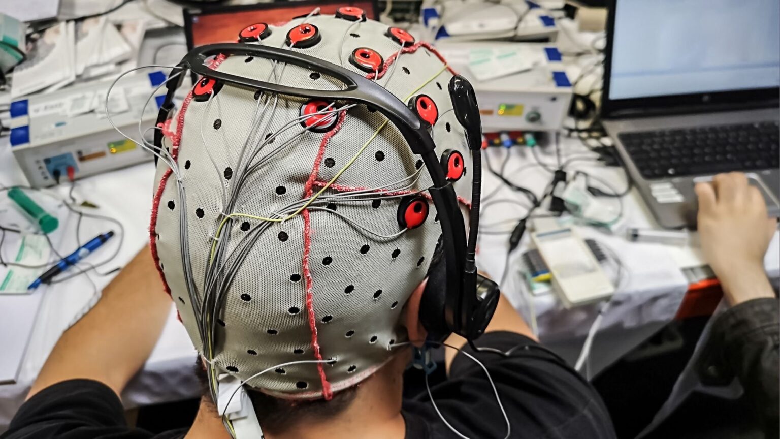 New brain tech turns paralyzed patient’s thoughts into speech with 97% accuracy | This innovation deciphers brain signals when a person attempts to speak, converting them into text, which the computer then vocalizes. New brain tech turns paralyzed patient’s thoughts into speech with 97% accuracy | This innovation deciphers brain signals when a person attempts to speak, converting them into text, which the computer then vocalizes.