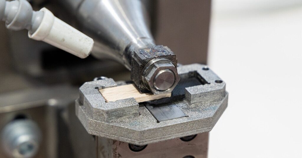 No glue required: Wood and metal bonded with sound and 3D printing