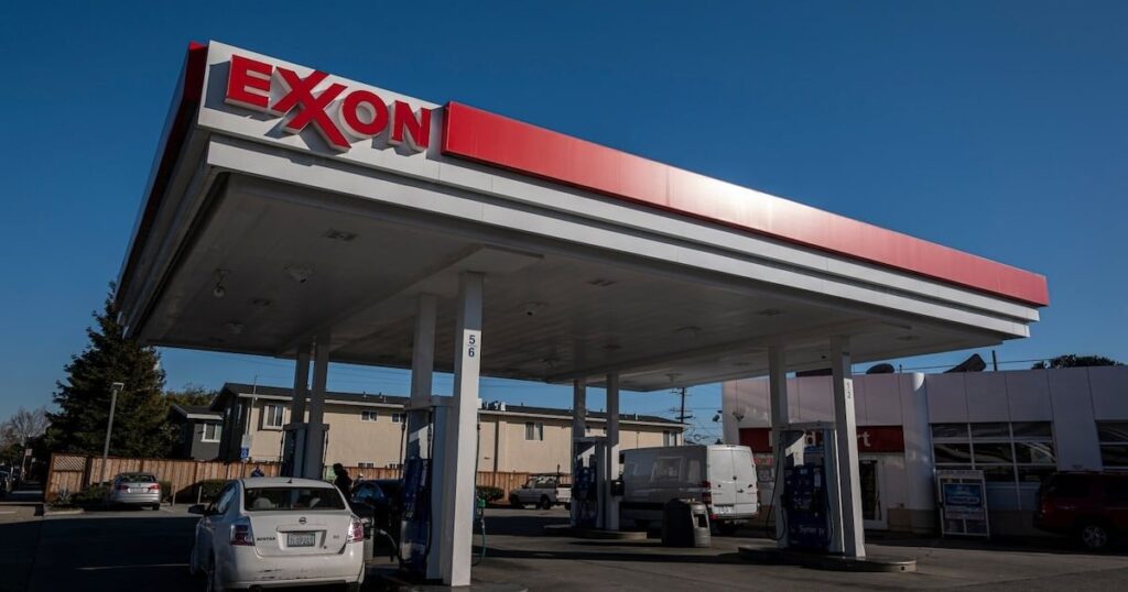 Exxon Sees 2050 Oil Use at Current Level, Despite Net Zero Goal