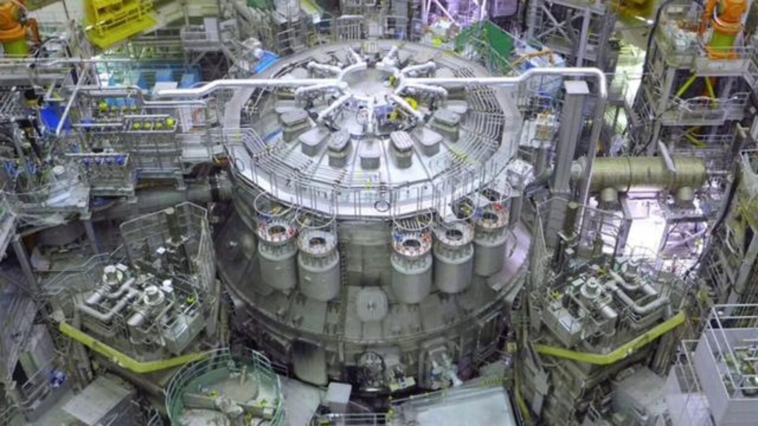 Sandwich to star power: Mayonnaise may unlock ‘never unstable’ nuclear fusion | Although mayonnaise typically behaves as a solid, when subjected to a pressure gradient, it begins to flow in a manner similar to plasma under comparable conditions.