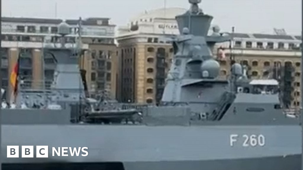 German Navy ship blasts out Darth Vader theme on Thames