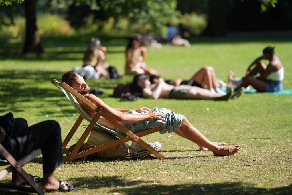 UK heatwave: How hot is too hot to work under UK law?