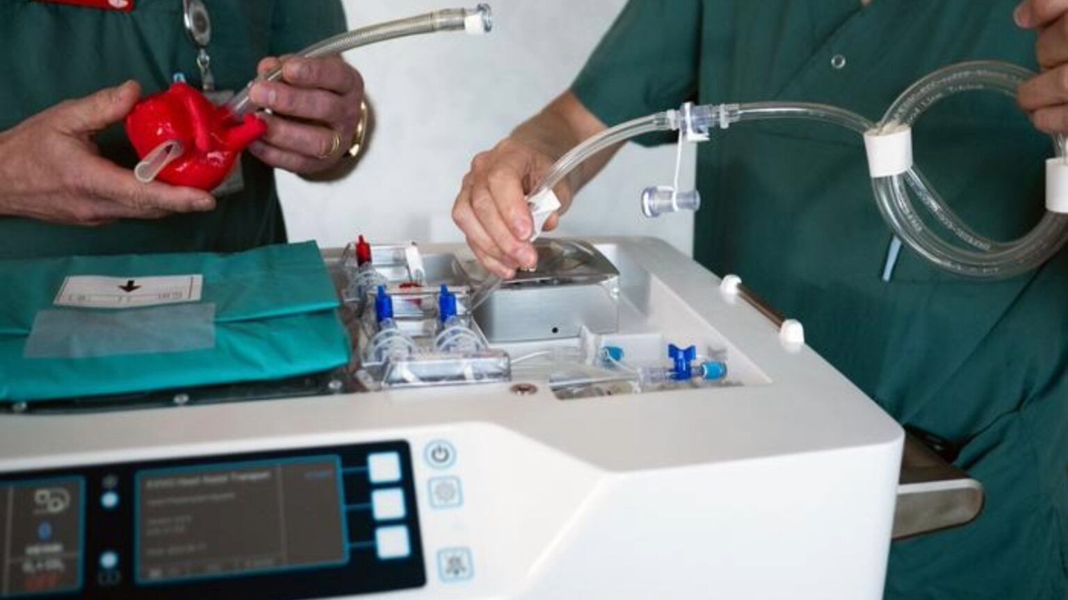 O2 over ice: Oxygen-powered ‘heart-in-a-box’ keeps donor organ alive for 9 hrs | Unlike standard cold storage, the heart-in-a-box provides continuous oxygenation and nutrient supply to the heart.
