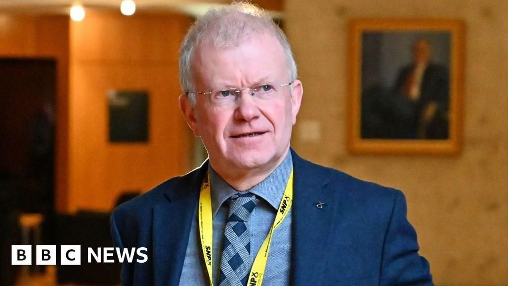 Mason stripped of SNP whip over 'unacceptable' Gaza posts